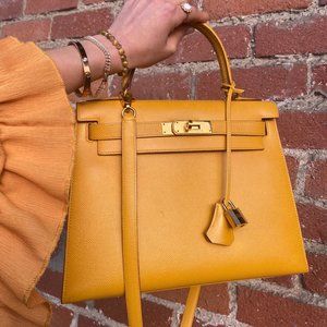 Hermès Kelly 28 Sellier Vintage Courchevel Jaune Ambre with Gold Hardware